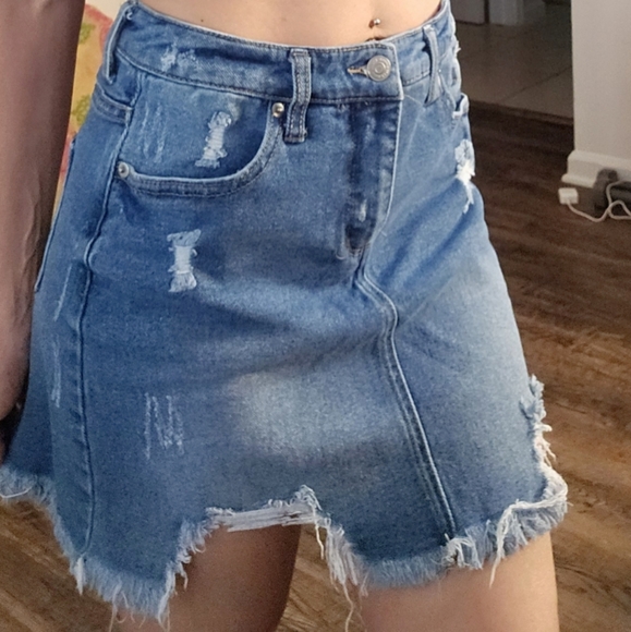 Wild Fable Denim Distressed Jean Skirt Size 4 - Picture 1 of 10